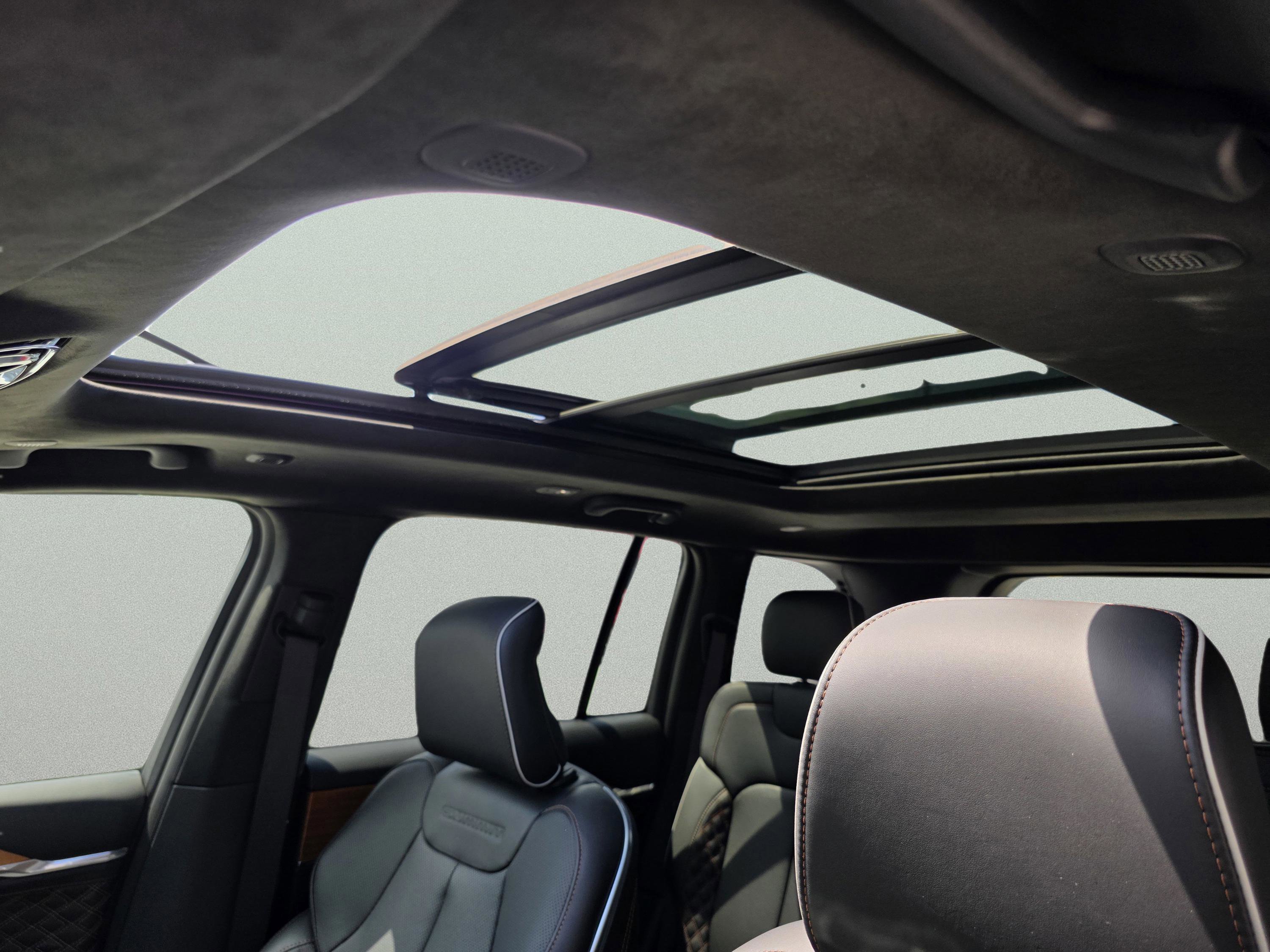 Used 2023 Jeep Grand Cherokee Summit image 32