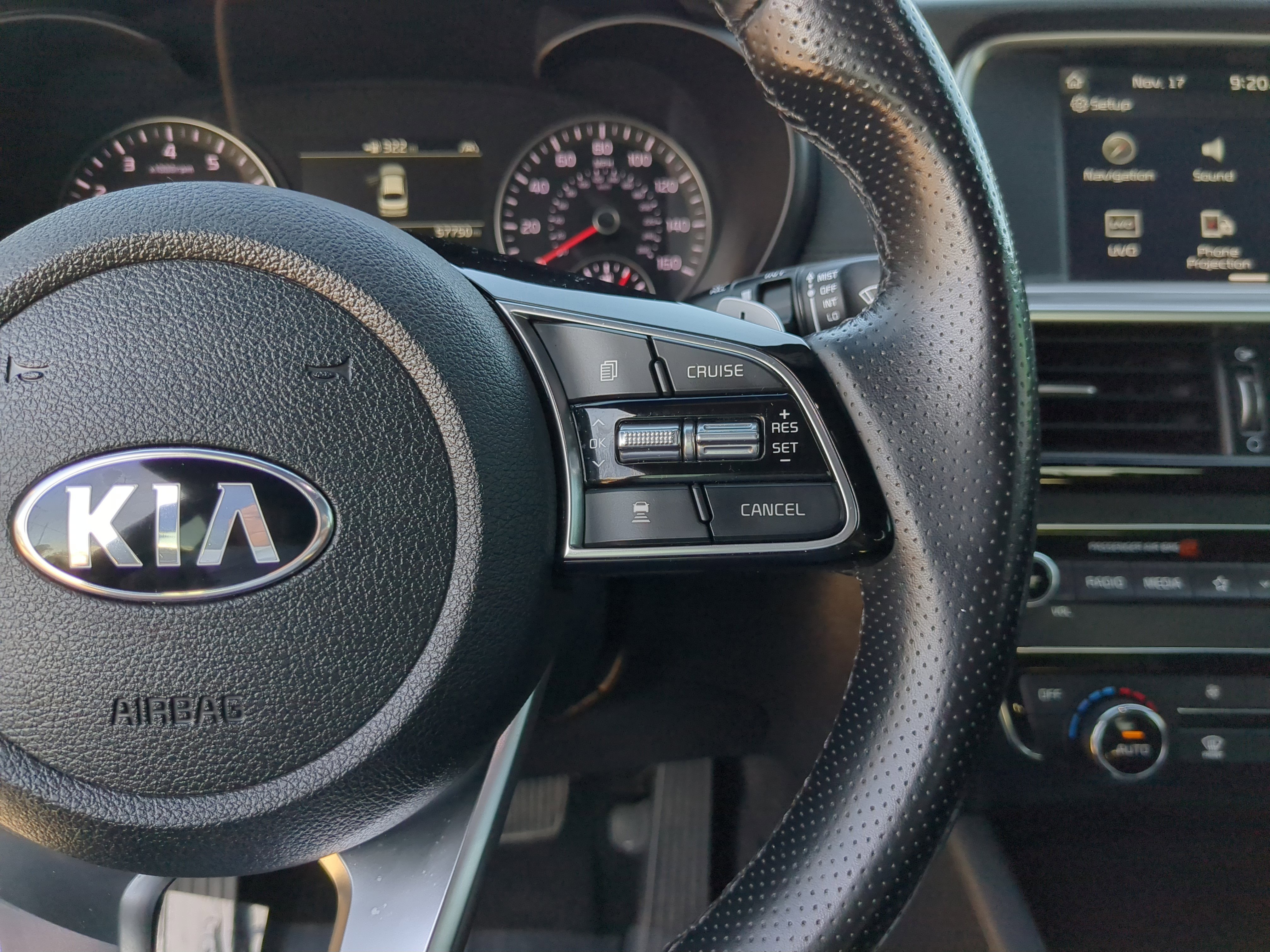 Certified 2019 Kia Optima SX w/ SX Limited (Black) Package image 28