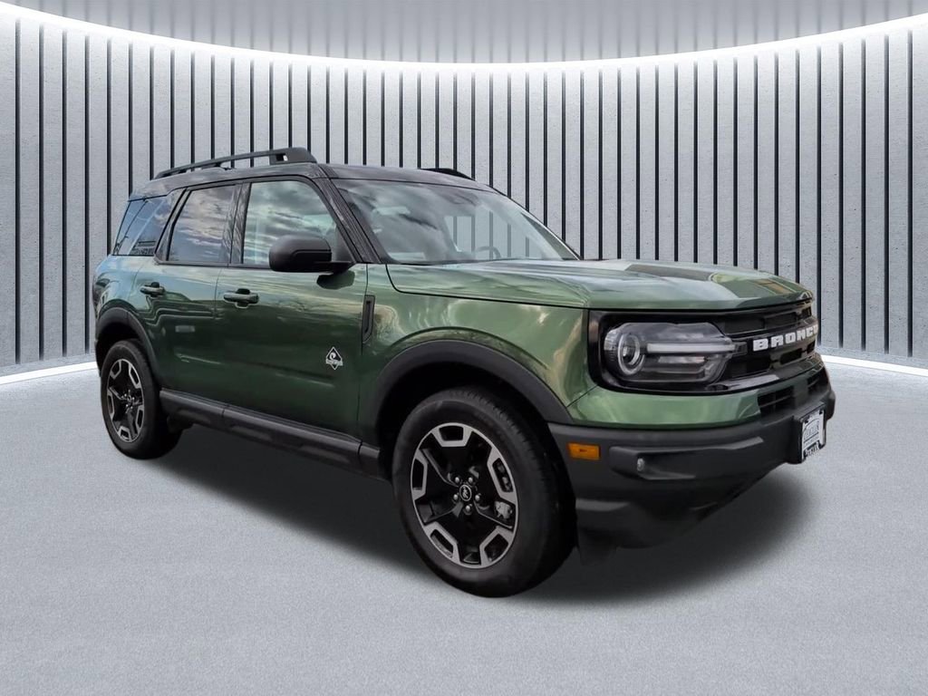 Used 2024 Ford Bronco Sport Outer Banks w/ Tech Package image 2