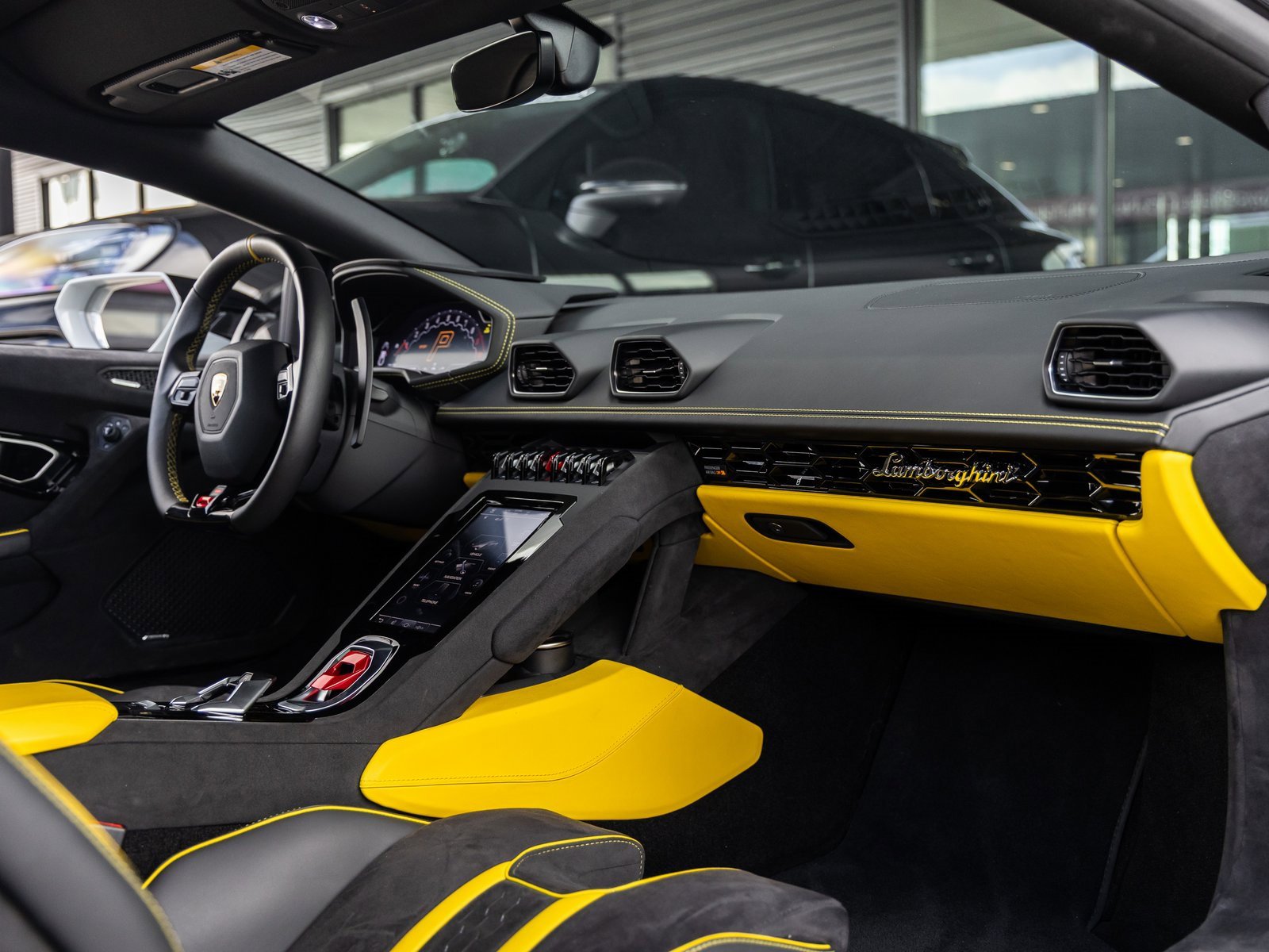 Used 2023 Lamborghini Huracan Tecnica image 43