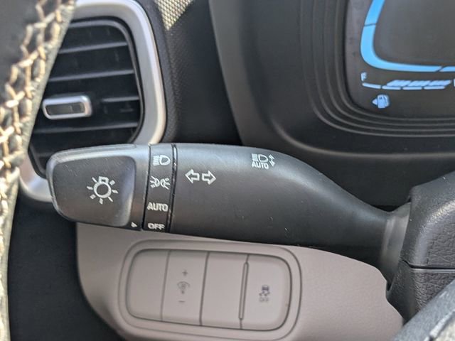 Used 2023 Hyundai Venue SEL image 26