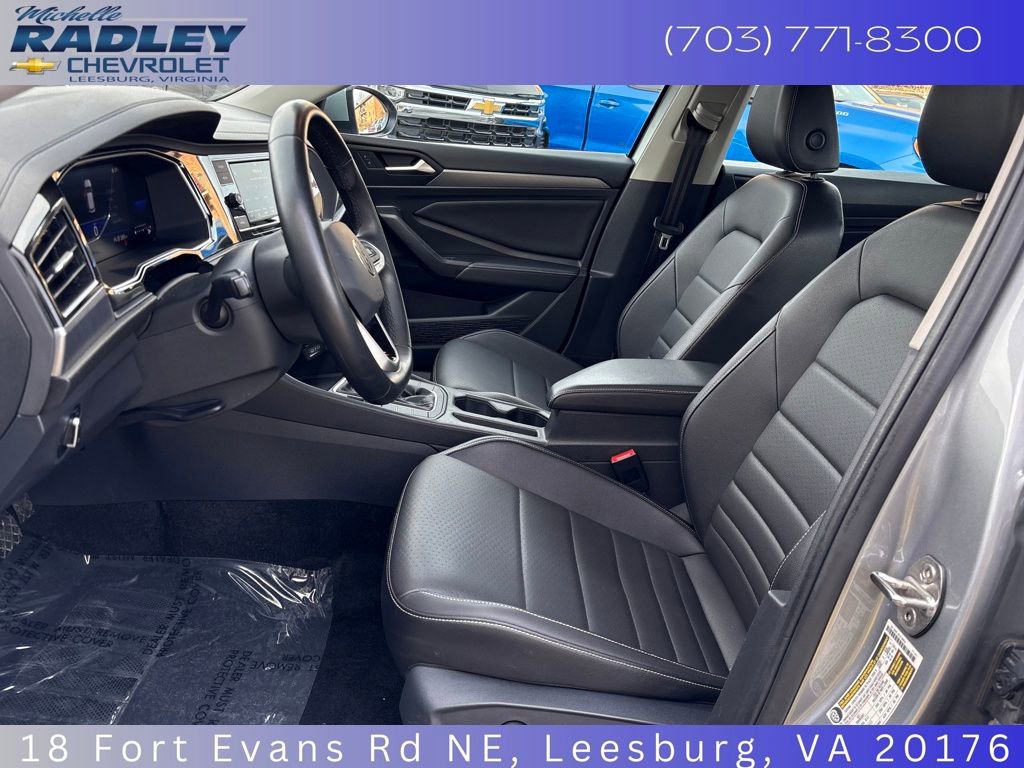 Used 2024 Volkswagen Jetta SE image 19