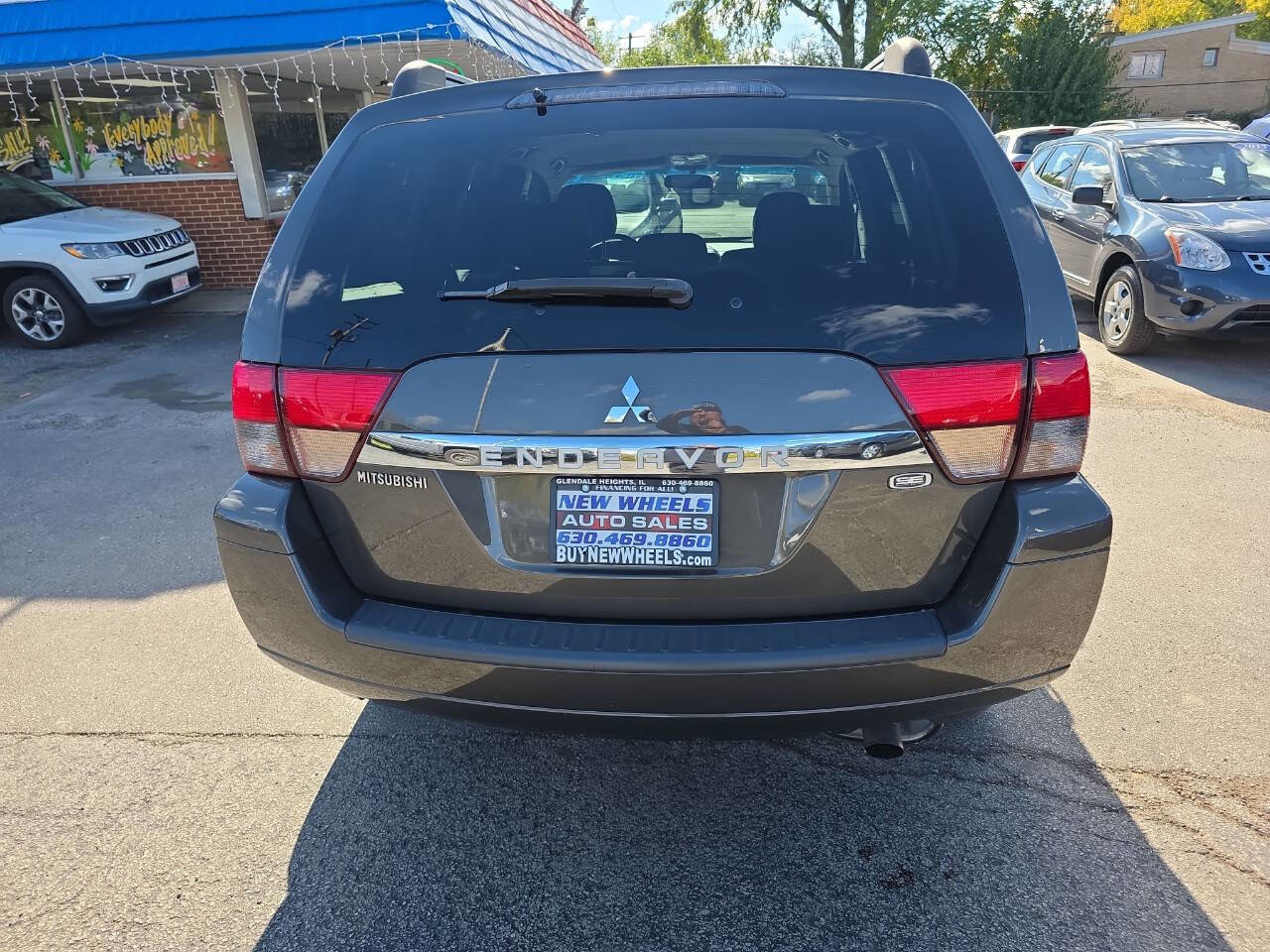 Used 2010 Mitsubishi Endeavor SE image 17