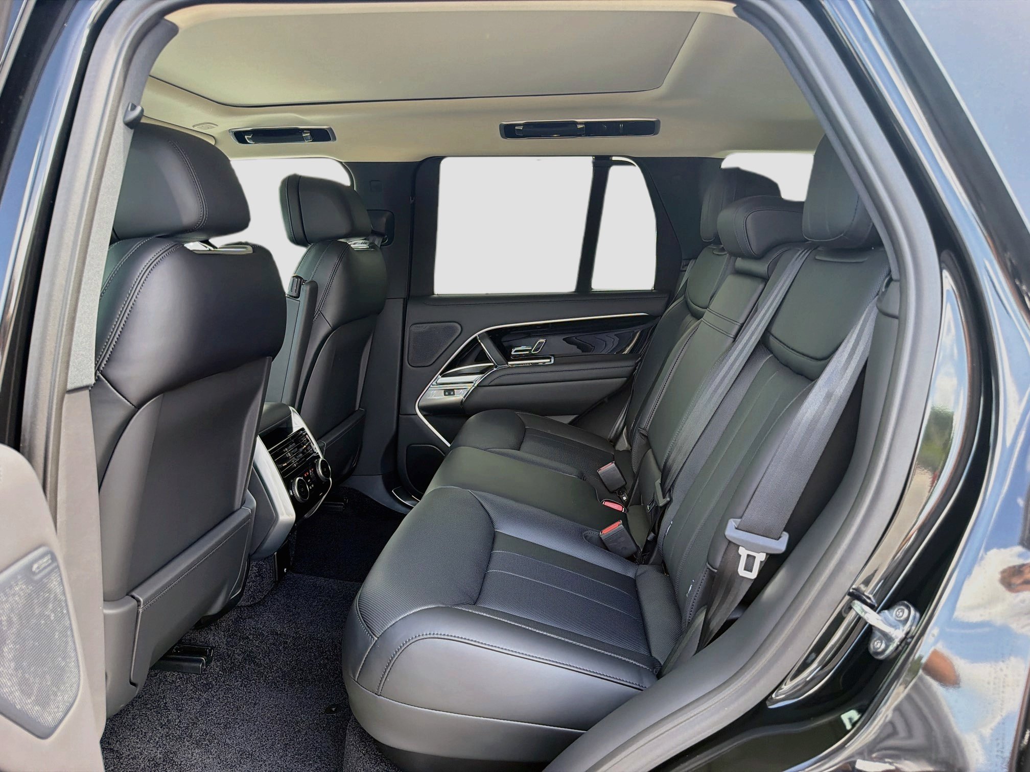 New 2026 Land Rover Range Rover SE AWD/4WD image 22