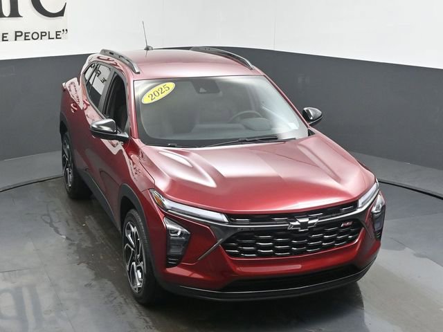 Used 2025 Chevrolet Trax RS FWD image 47