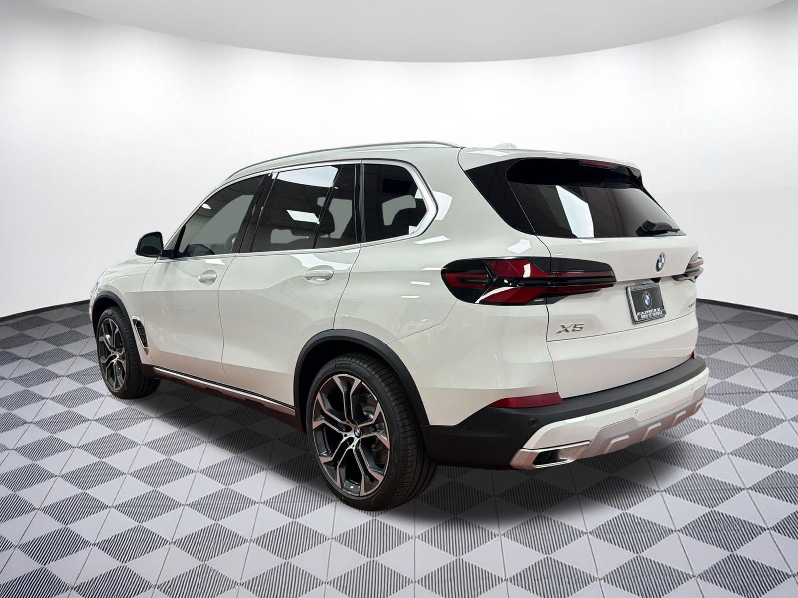 Used 2026 BMW X5 xDrive40i w/ Climate Comfort Package AWD/4WD image 3