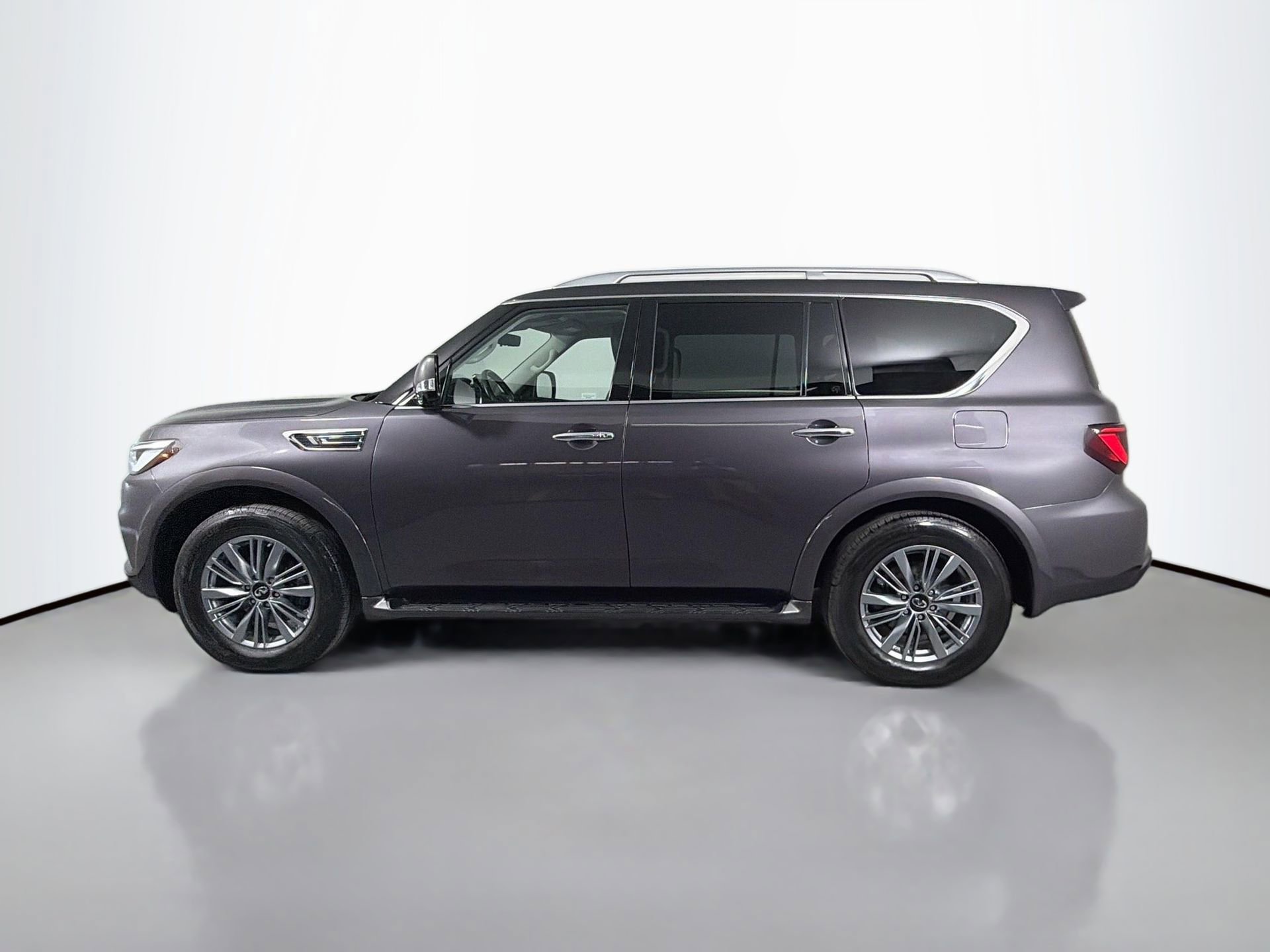 Used 2022 INFINITI QX80 Luxe w/ Cargo Package image 9