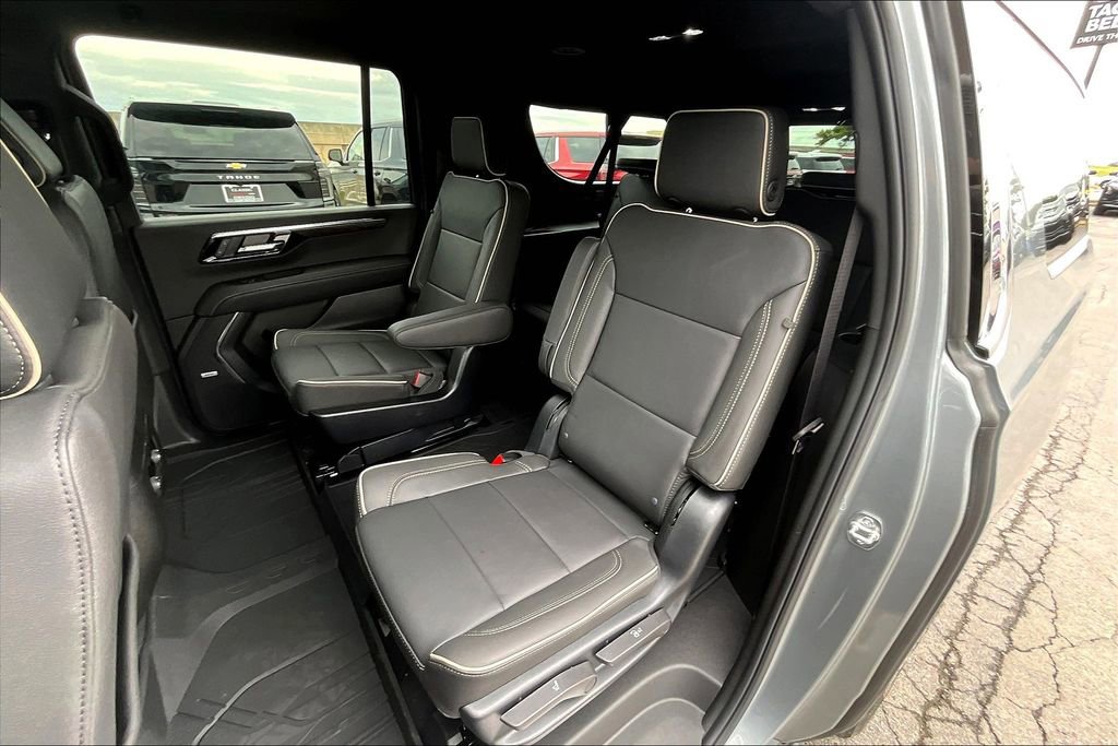 New 2025 Chevrolet Suburban Premier image 10