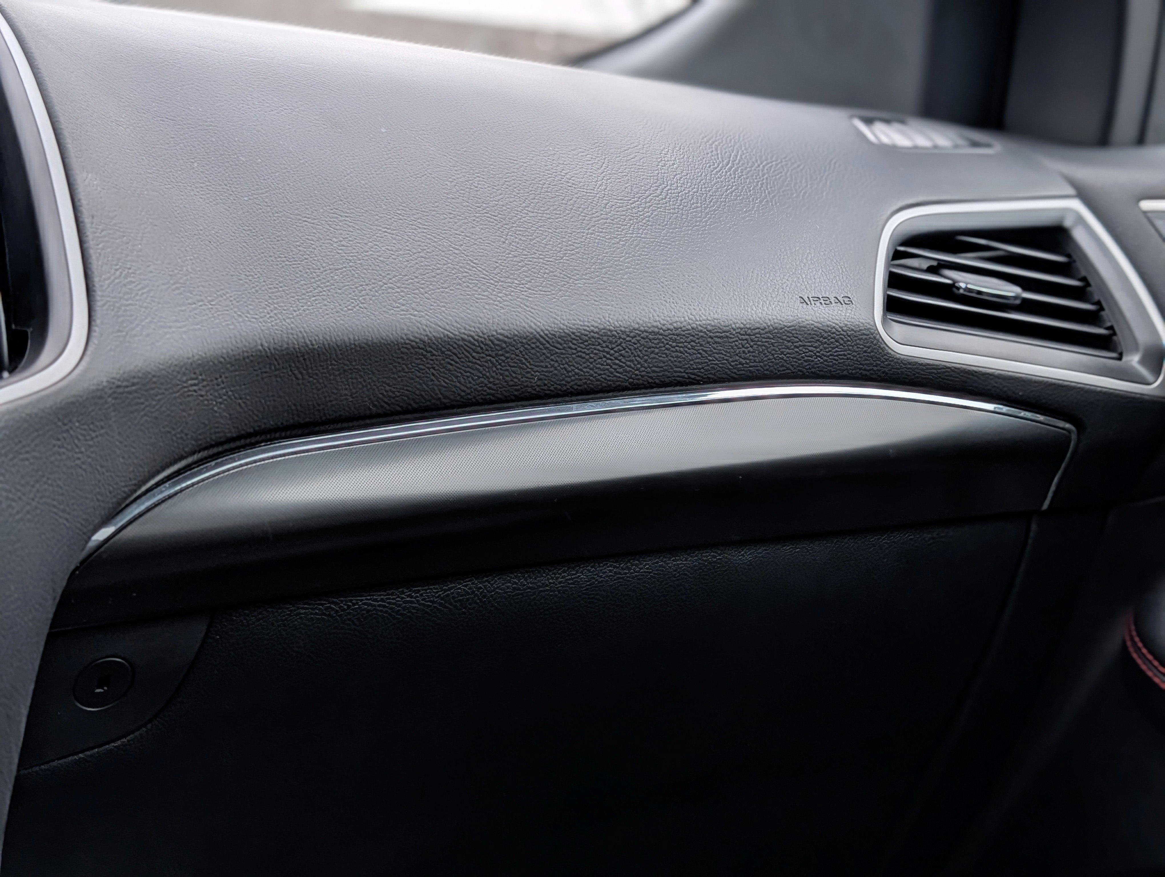 Used 2024 Ford Edge ST-Line image 16