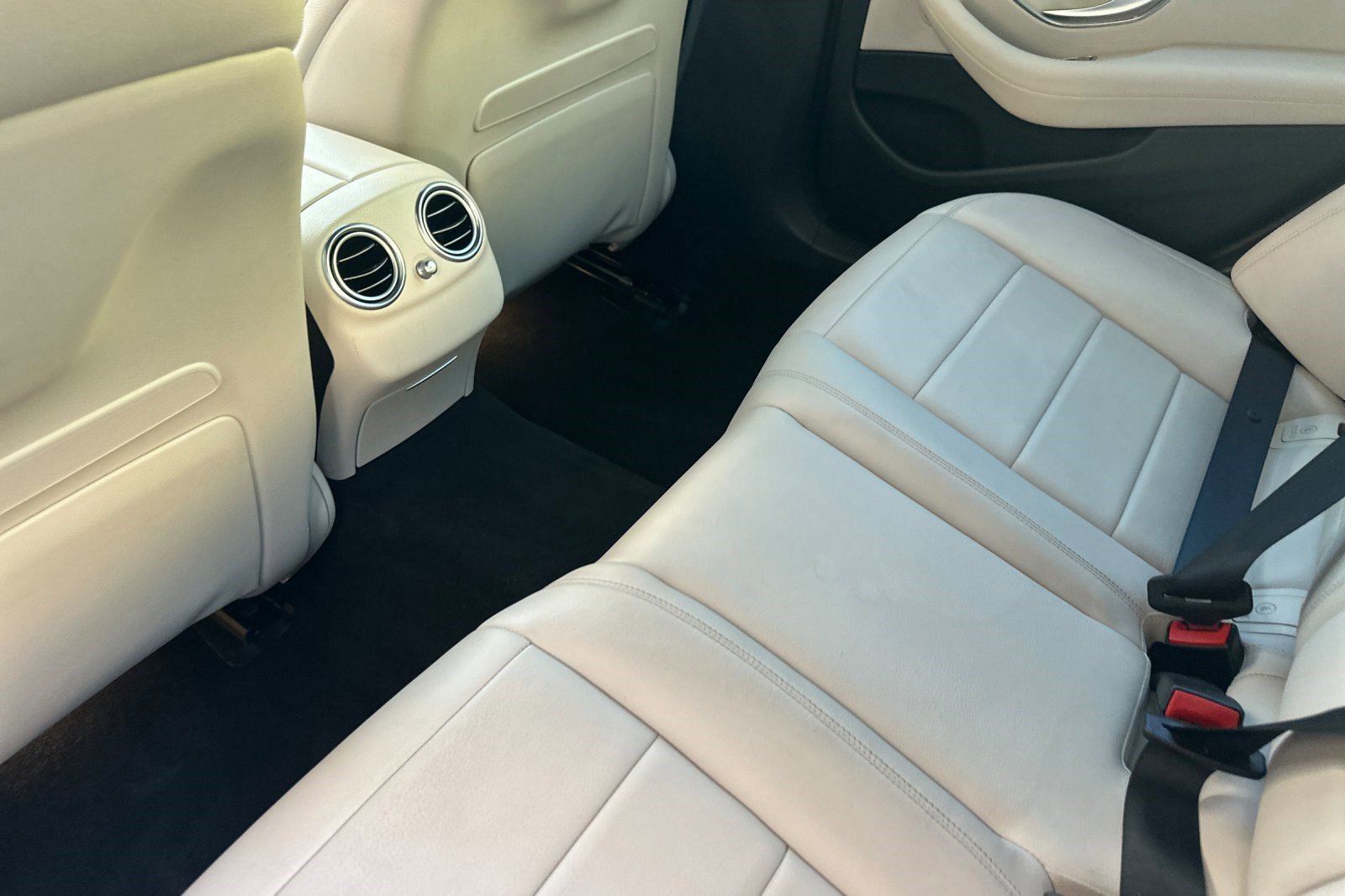 Used 2017 Mercedes-Benz E 300 4MATIC image 27