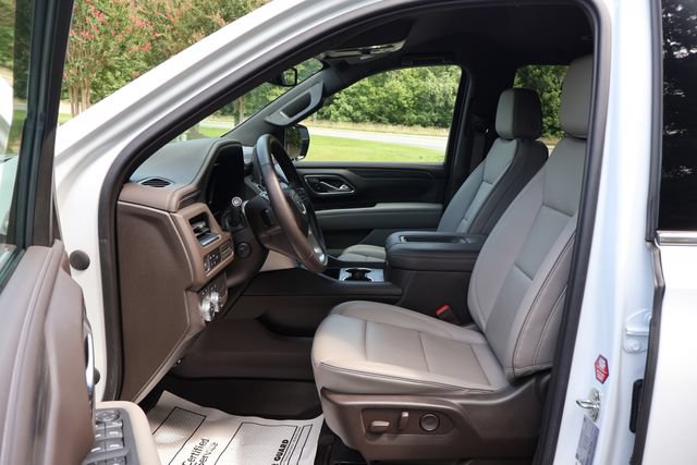 Used 2023 GMC Yukon SLT w/ SLT Luxury Package AWD/4WD image 19