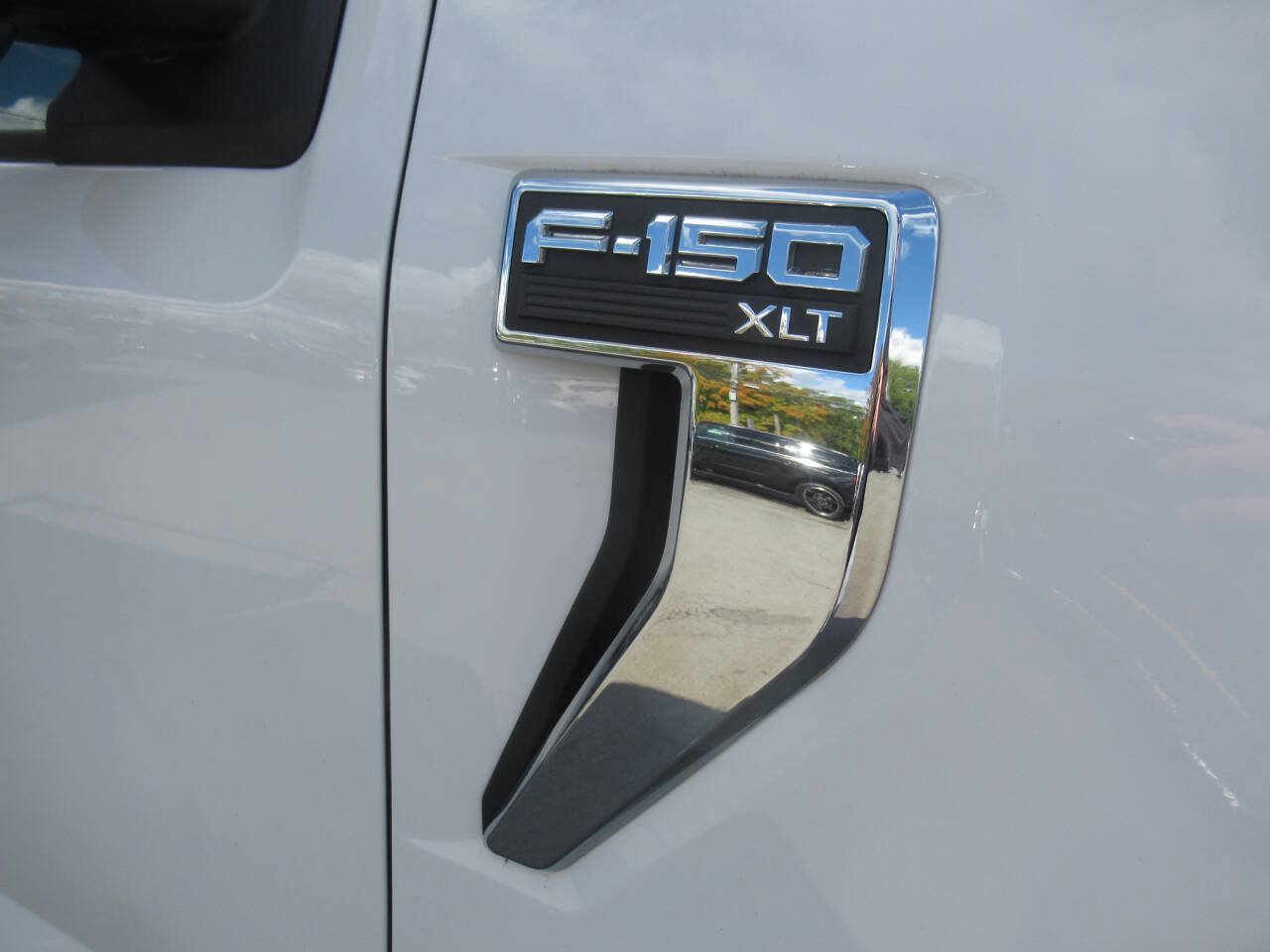 Used 2021 Ford F150 XLT w/ Equipment Group 301A Mid AWD/4WD image 3