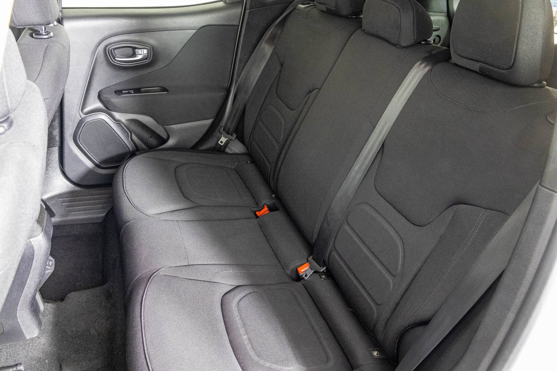 Used 2019 Jeep Renegade Latitude FWD image 34