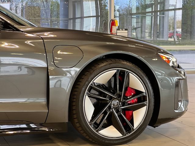 Used 2022 Audi RS e-tron GT AWD/4WD image 45