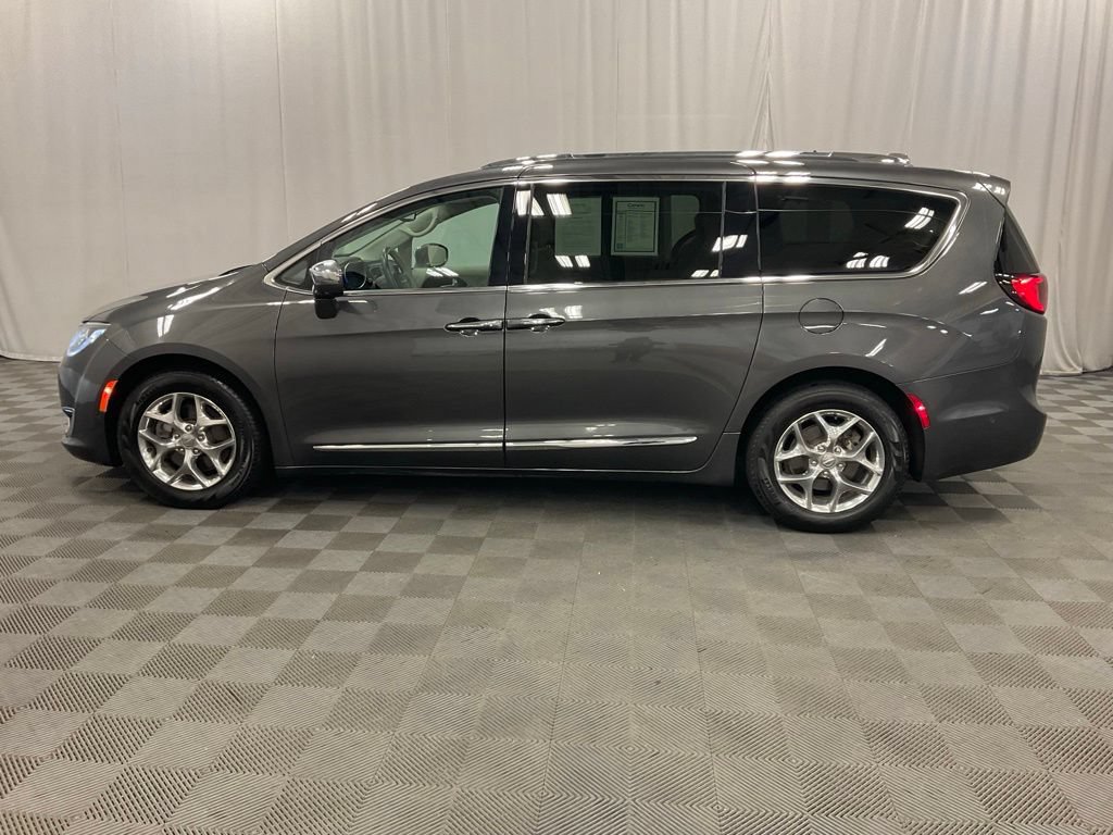 Used 2018 Chrysler Pacifica Limited w/ Advanced Safetytec Group FWD image 8