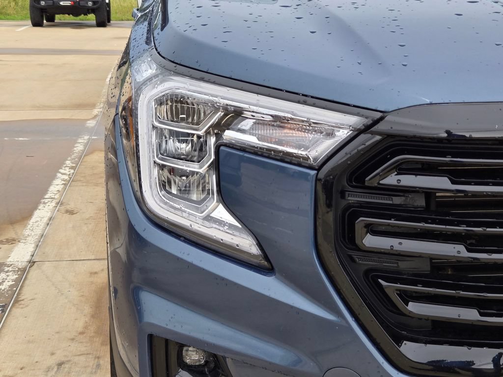 Used 2024 GMC Terrain SLT w/ Elevation Edition AWD/4WD image 20