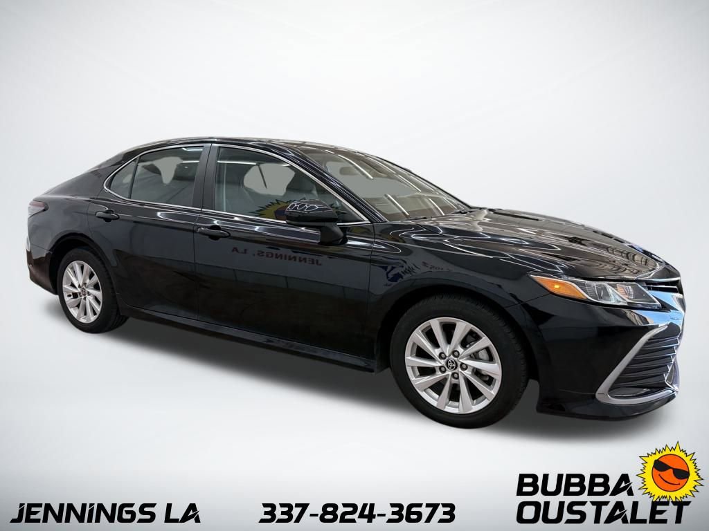 Used 2024 Toyota Camry LE image 6