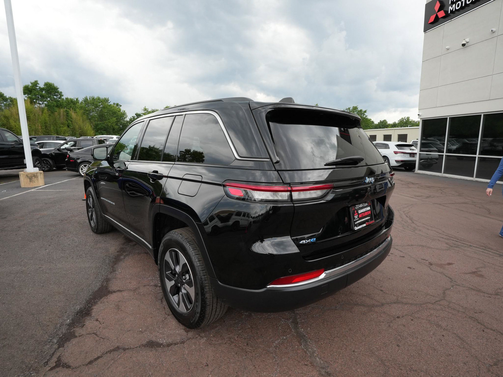 Used 2024 Jeep Grand Cherokee Limited 4xe AWD/4WD image 4