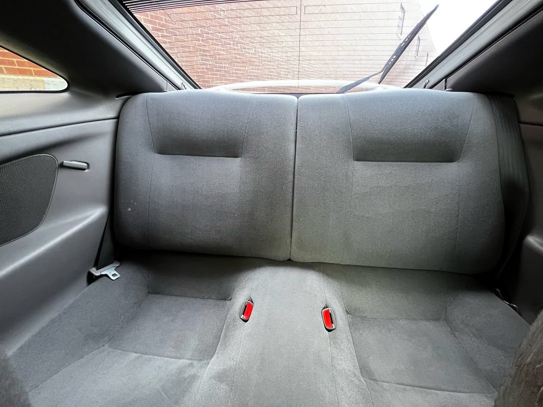 Used 2000 Toyota Celica GT FWD image 9