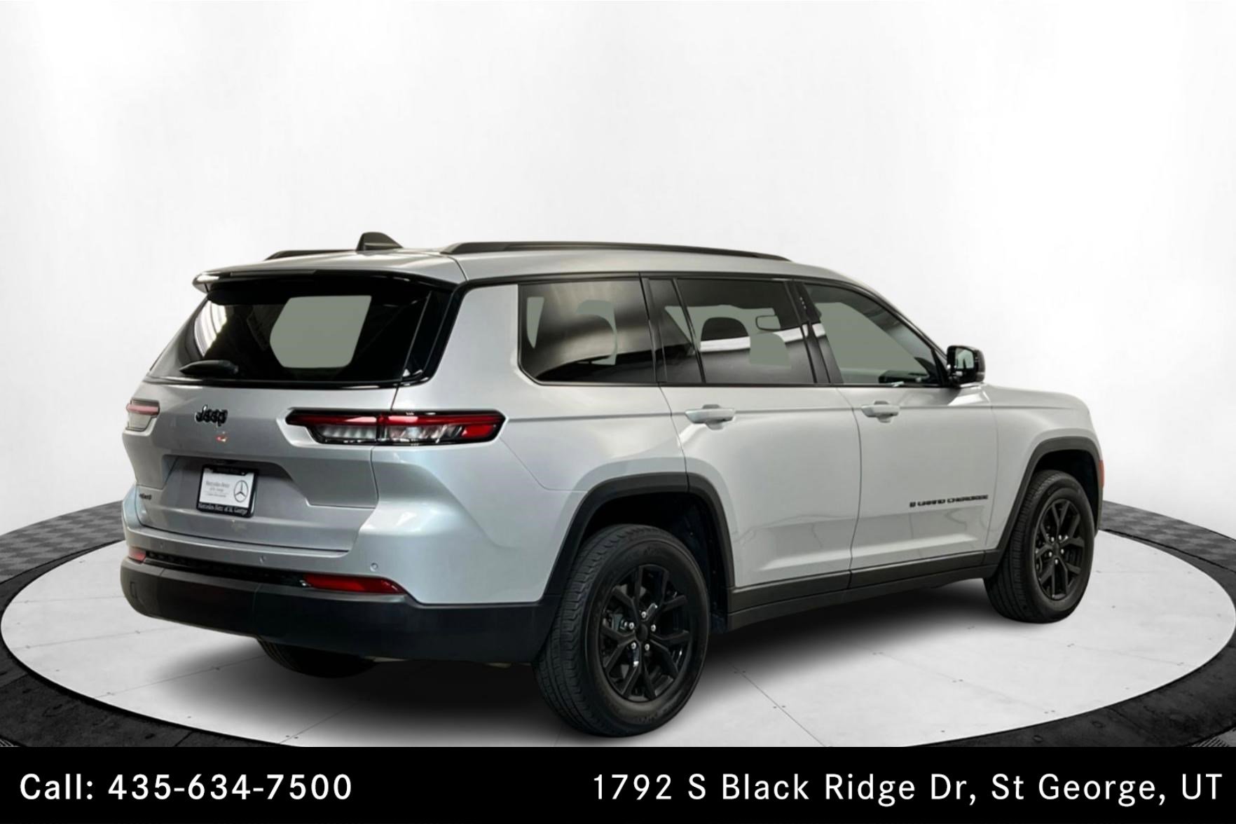 Used 2024 Jeep Grand Cherokee L Laredo image 5