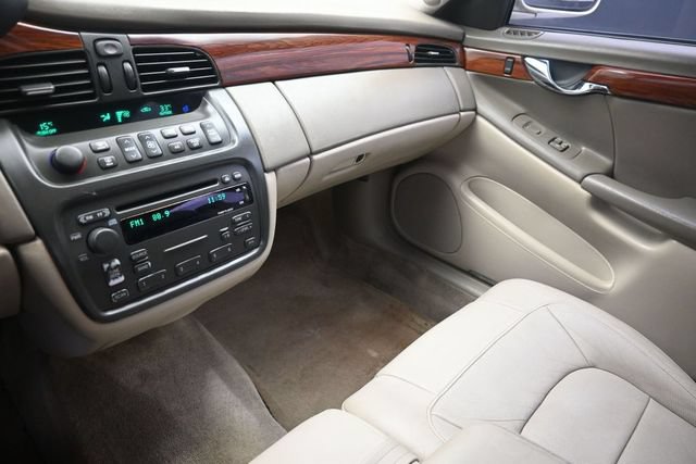 Used 2004 Cadillac De Ville w/ Equipment Group FWD image 29