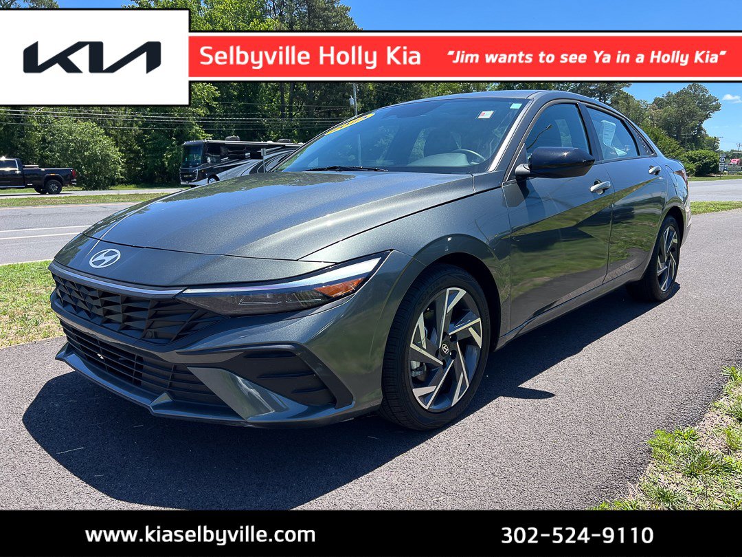 Used 2025 Hyundai Elantra Sport FWD image 1