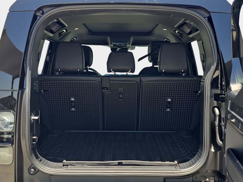 New 2026 Land Rover Defender 110 X-Dynamic SE AWD/4WD image 12