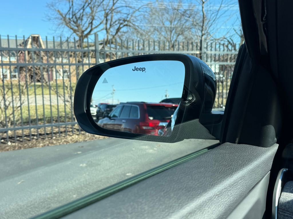 Used 2023 Jeep Compass Latitude image 18