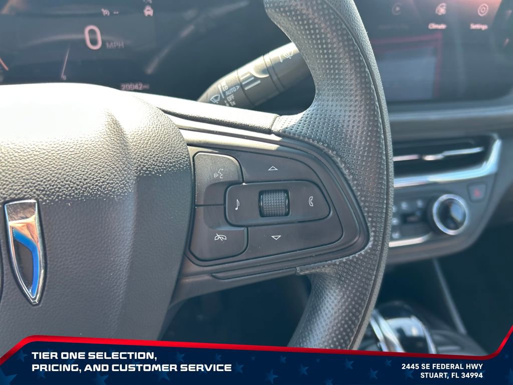 Used 2025 Buick Envista Sport Touring w/ Convenience II Package FWD image 27