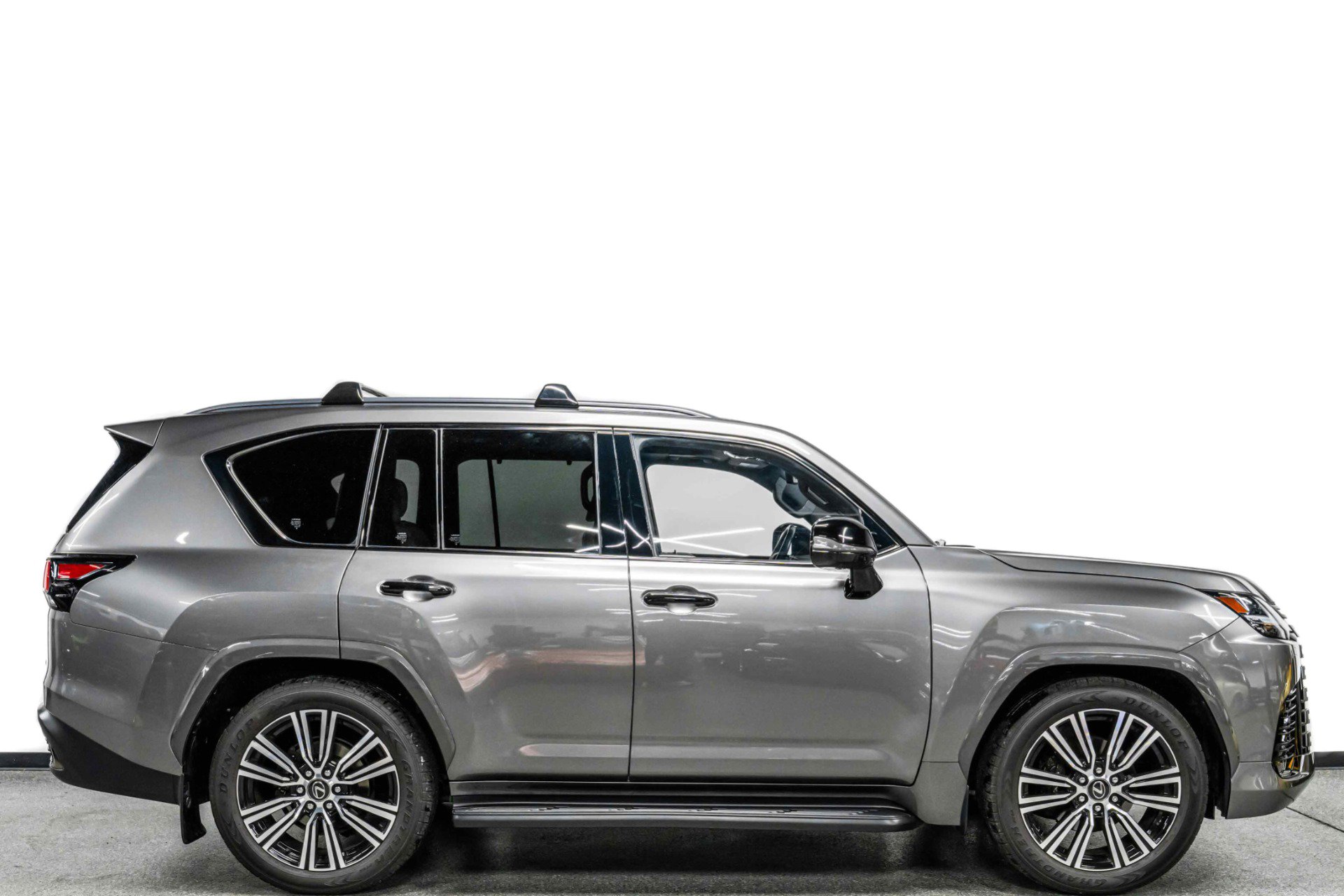 Used 2024 Lexus LX 600 4WD w/ Appearance Package image 2