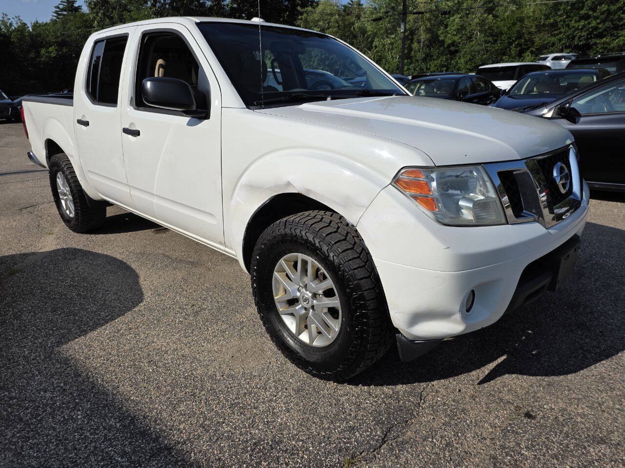 Used 2014 Nissan Frontier SV w/ SV Value Truck Package RWD image 6