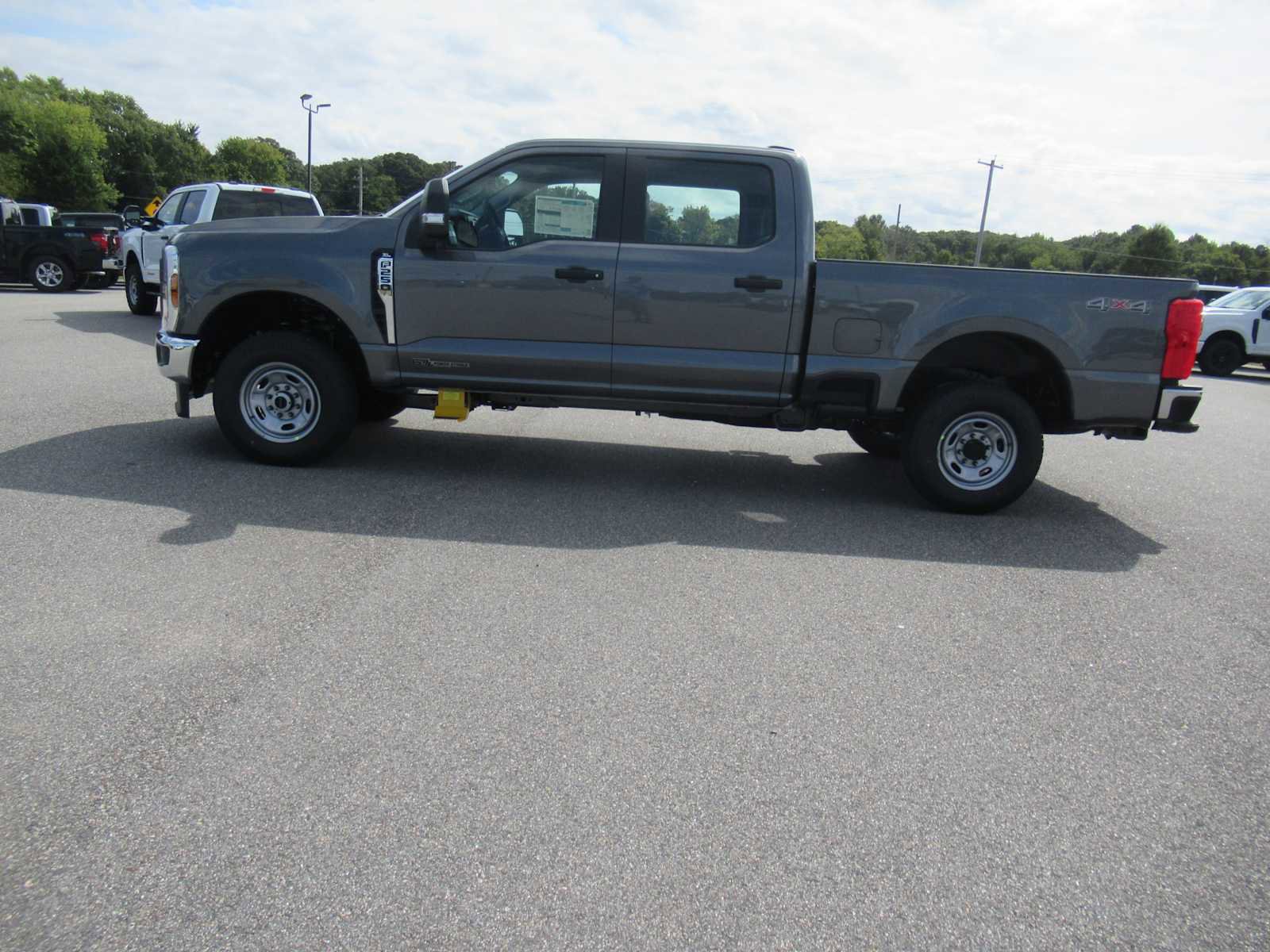 New 2026 Ford F250 XL w/ XL Chrome Package image 8