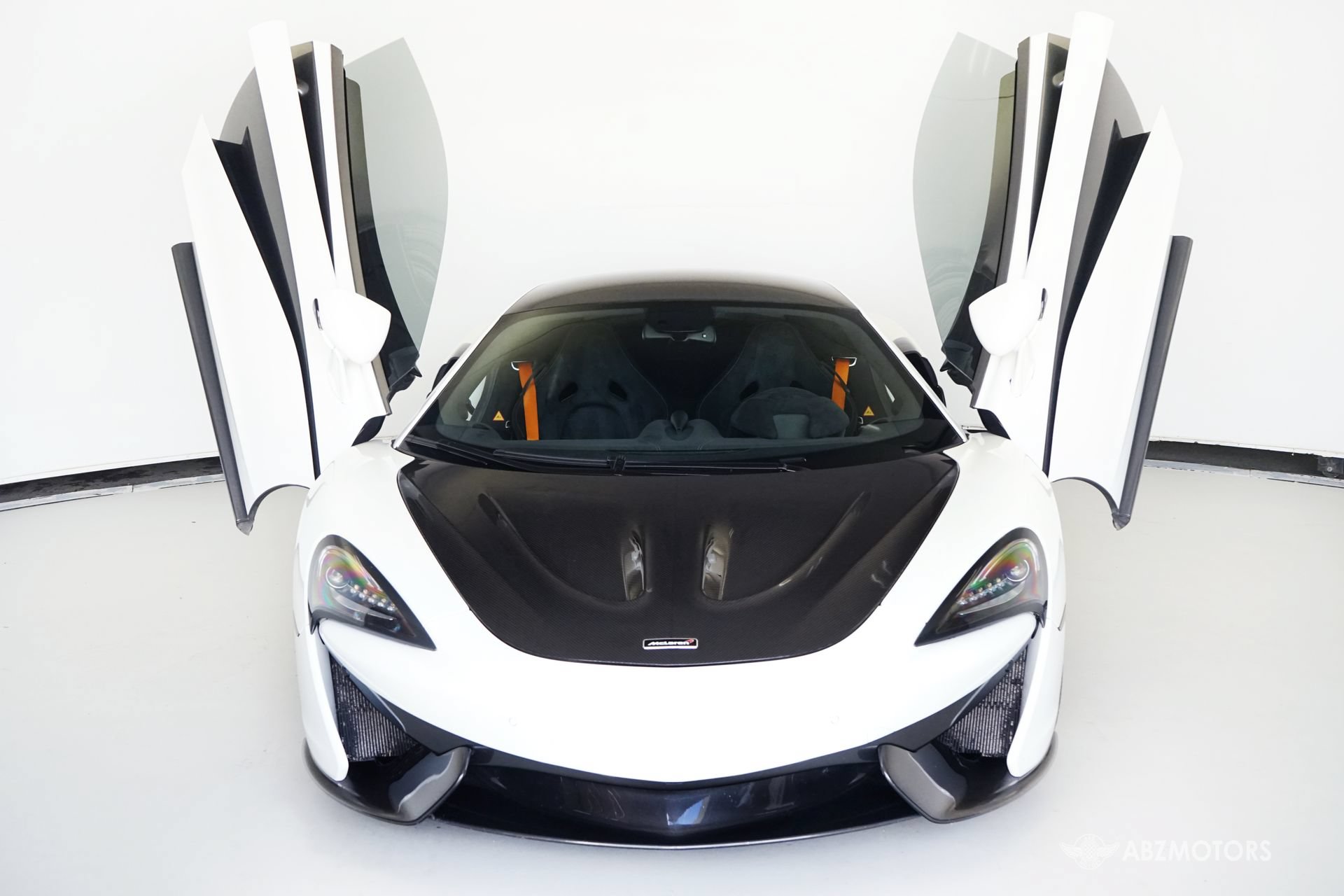 Used 2018 McLaren 570S Coupe RWD image 3