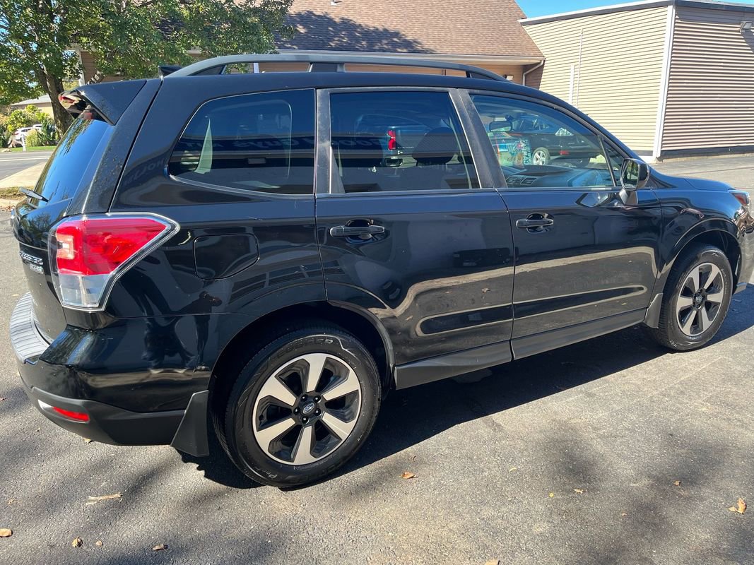Used 2017 Subaru Forester 2.5i Premium image 5