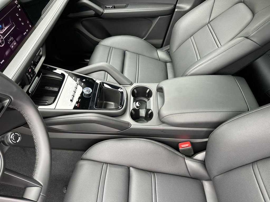 New 2026 Porsche Cayenne S image 25