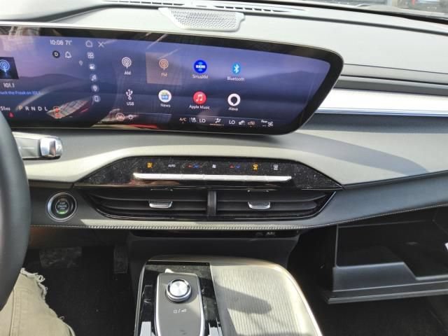 Used 2025 Buick Enclave Avenir FWD image 8