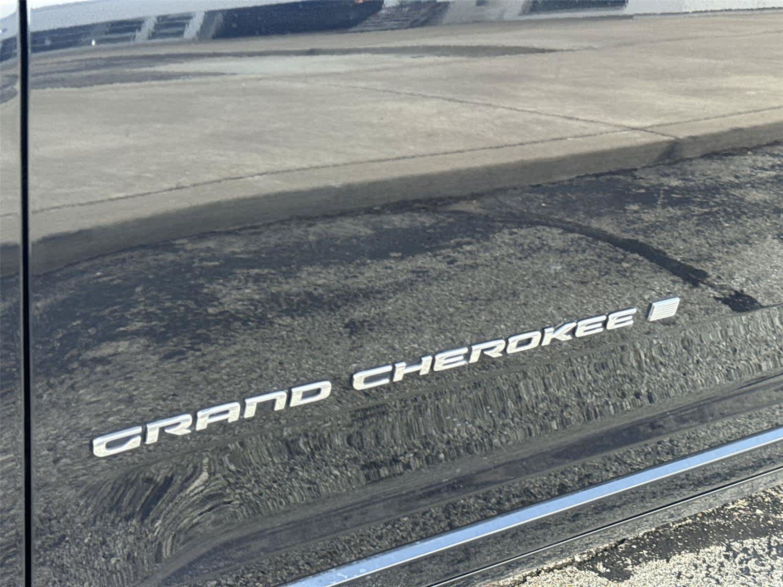 Used 2023 Jeep Grand Cherokee L Overland AWD/4WD image 11