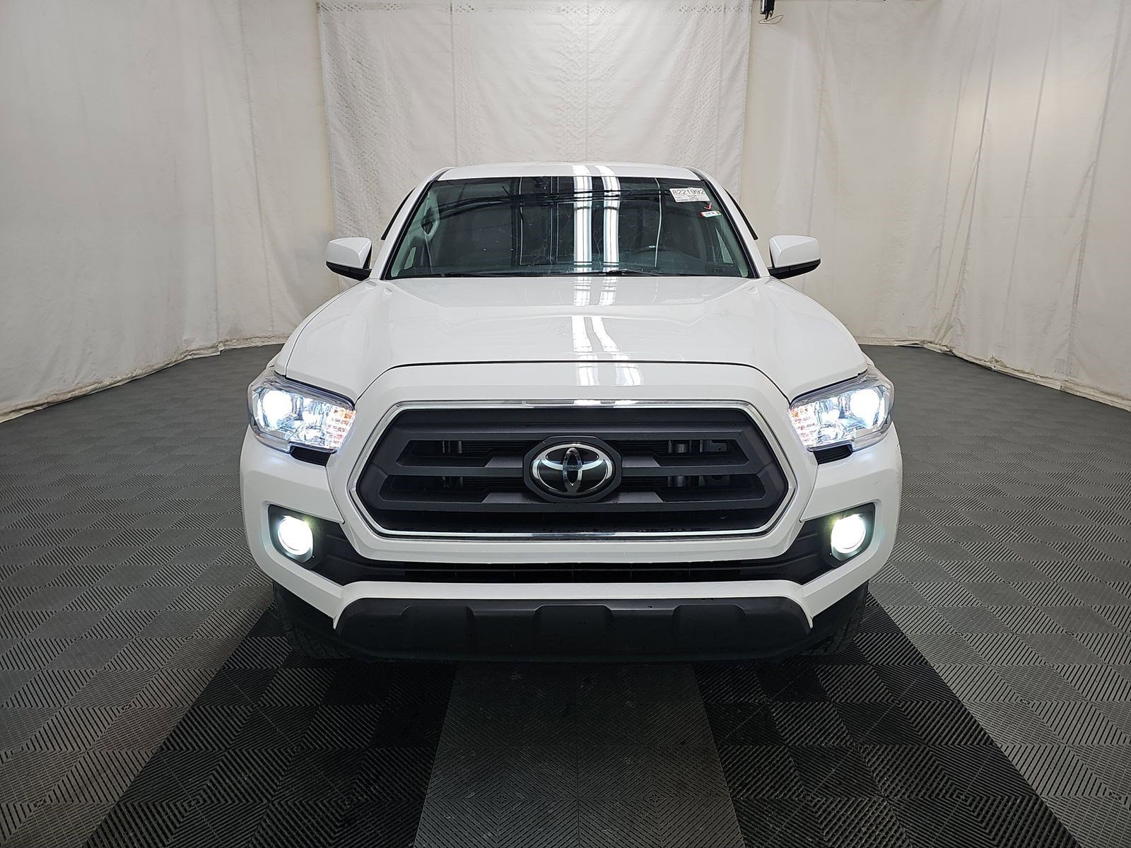 Used 2021 Toyota Tacoma SR5 RWD image 2