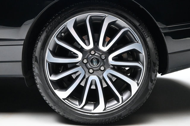 Used 2019 Land Rover Range Rover Supercharged AWD/4WD image 32