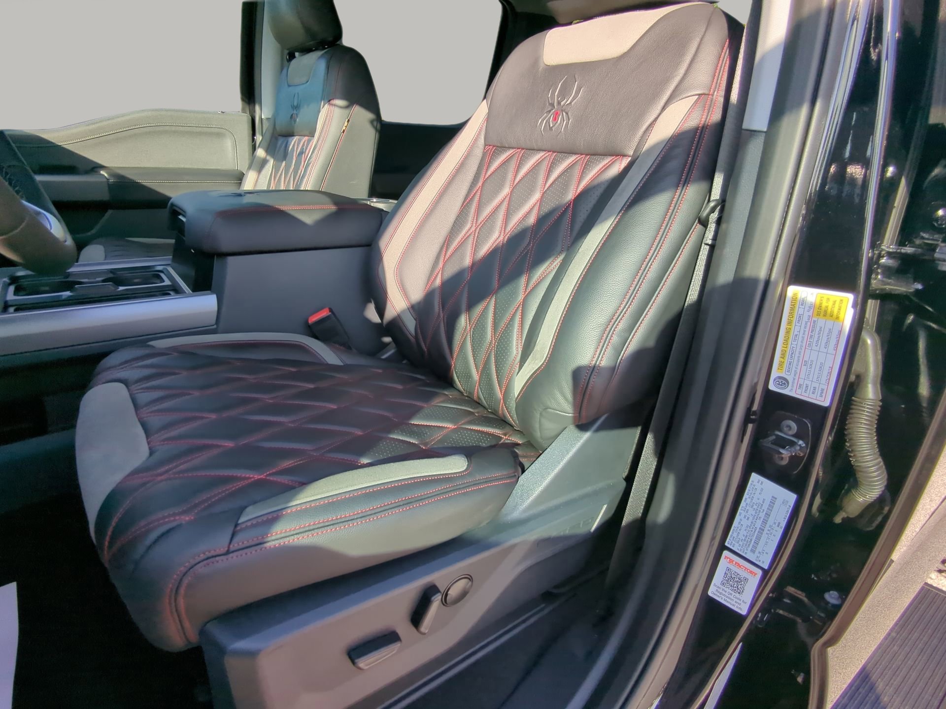 New 2026 Ford F250 Lariat w/ Black Appearance Package image 52