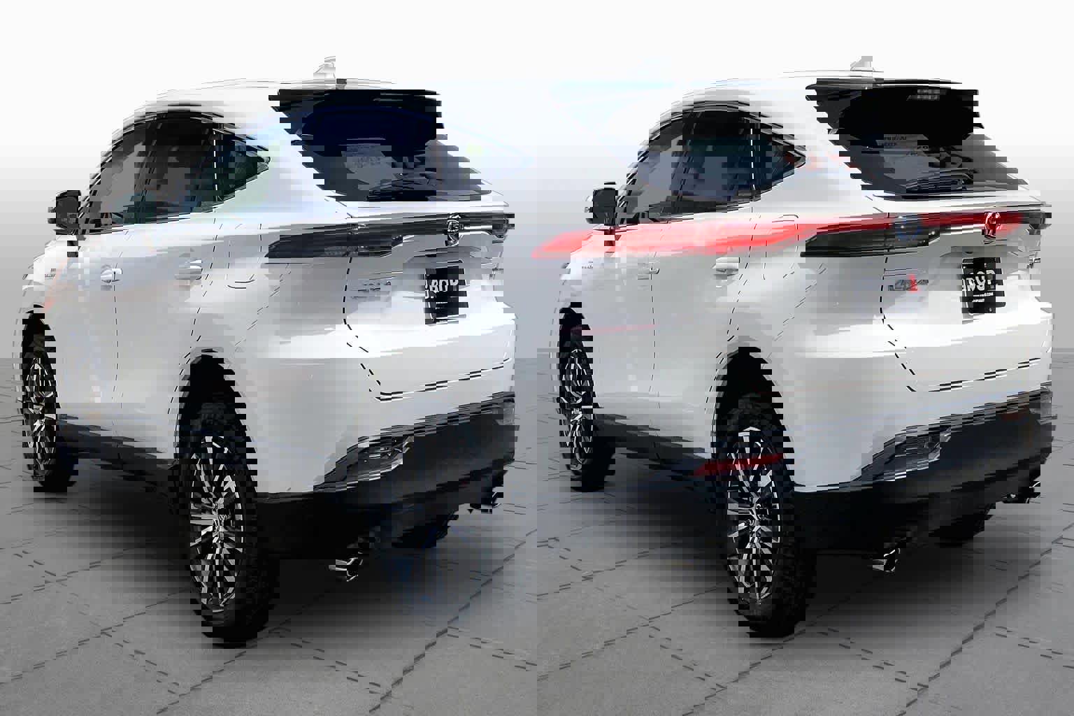 Used 2021 Toyota Venza LE w/ Carpet Mat Package (TMS) image 11