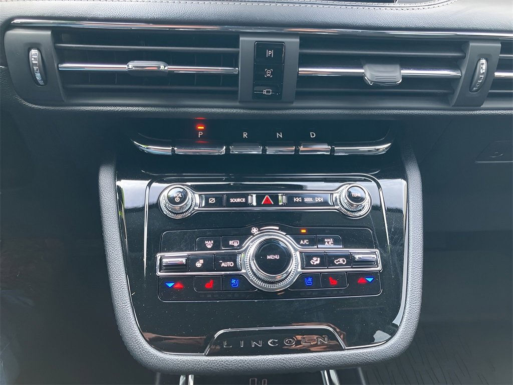 Used 2022 Lincoln Corsair AWD w/ Equipment Group 101A image 25