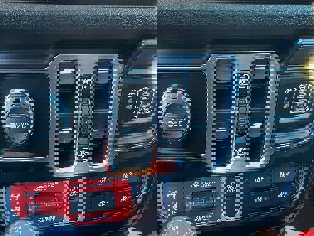 Used 2024 Jeep Wrangler Unlimited image 19