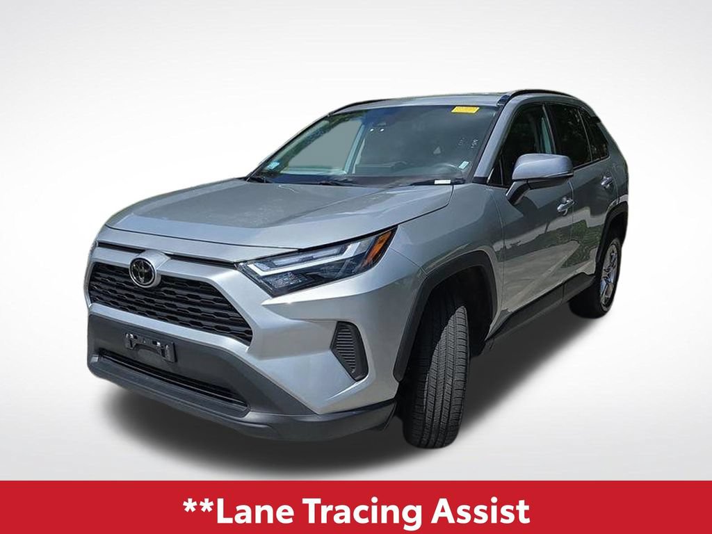 Used 2025 Toyota RAV4 XLE AWD/4WD image 10