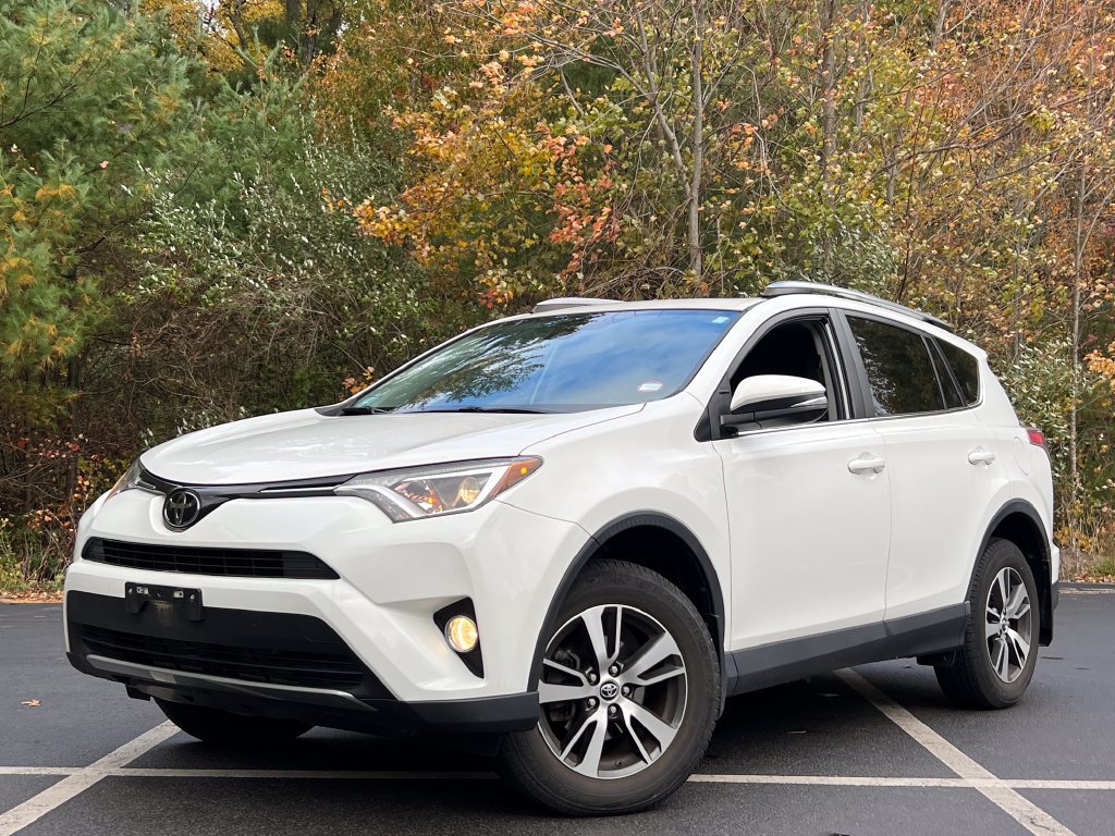 Used 2018 Toyota RAV4 XLE AWD/4WD image 29
