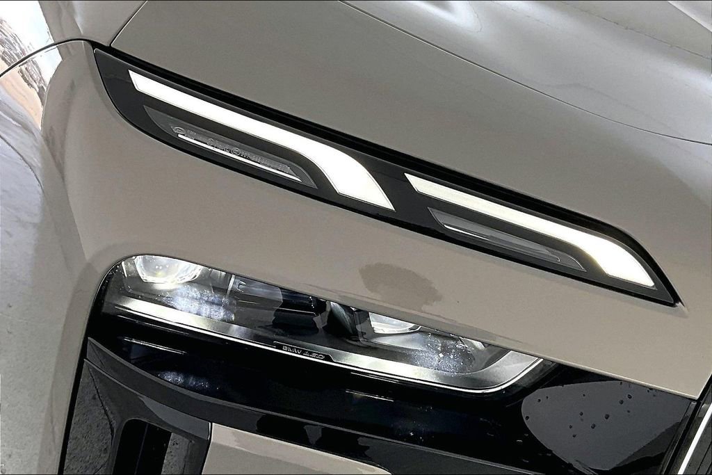 Used 2025 BMW 740i image 39