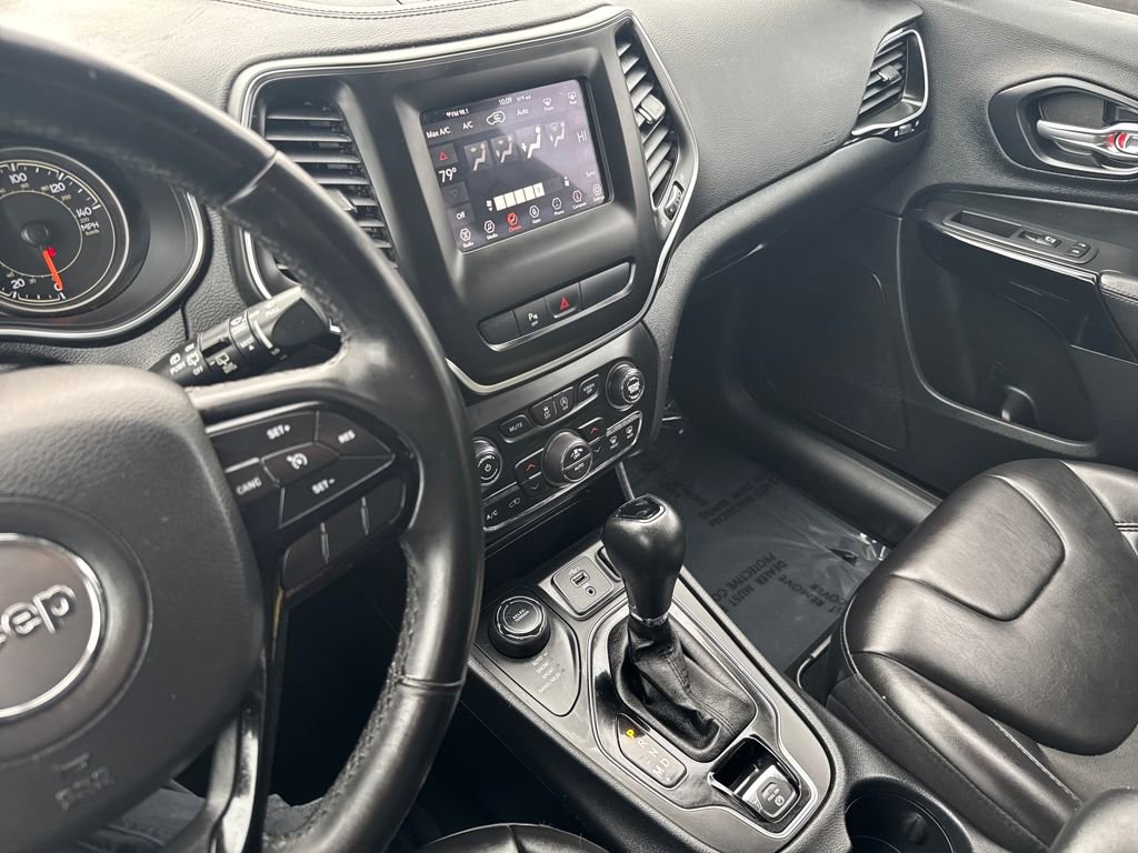 Used 2019 Jeep Cherokee Latitude Plus image 19
