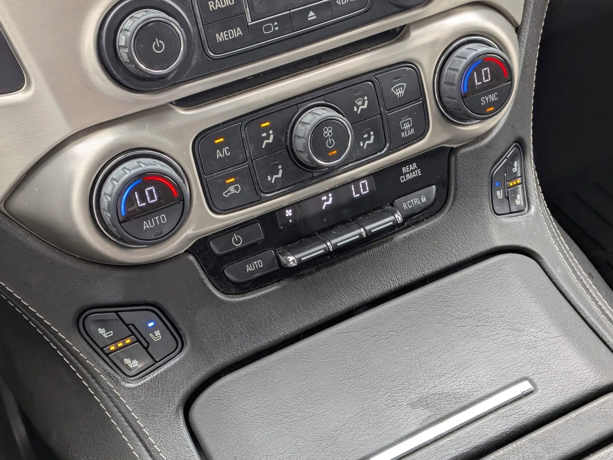 Used 2020 GMC Yukon XL Denali RWD image 18