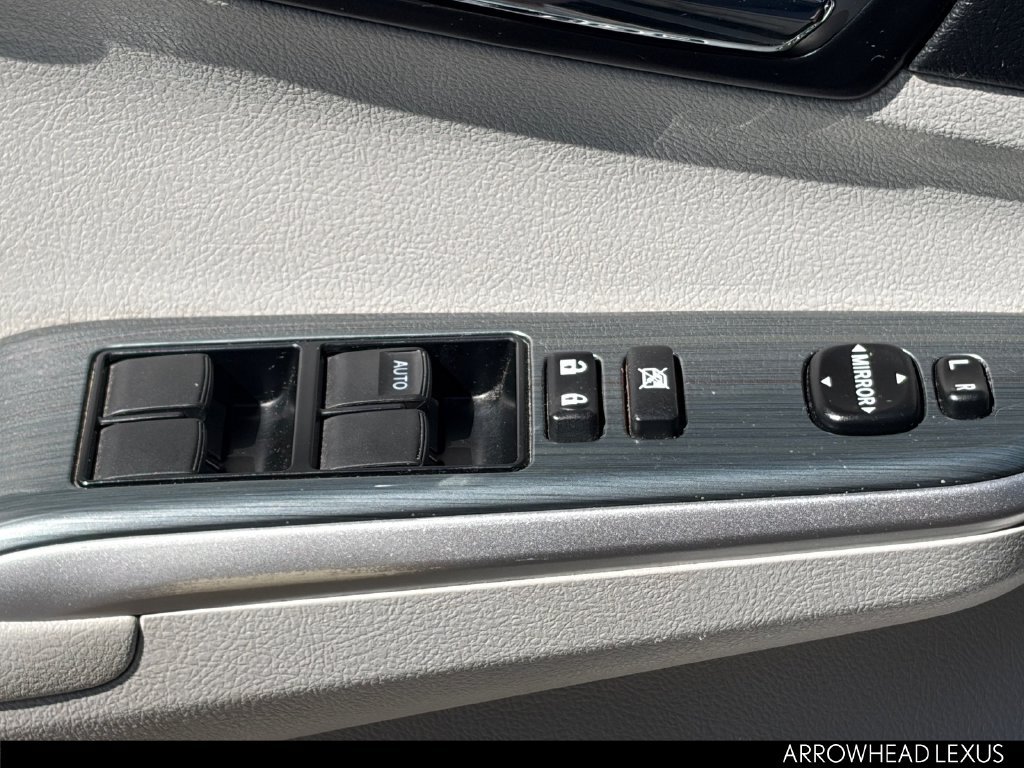 Used 2012 Toyota Camry XLE w/ Leather Pkg FWD image 13