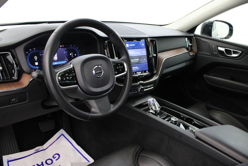 Used 2023 Volvo XC60 B5 Ultimate image 16